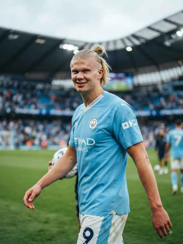 erling-haaland-–-long-ponytail-with-shaved-sides